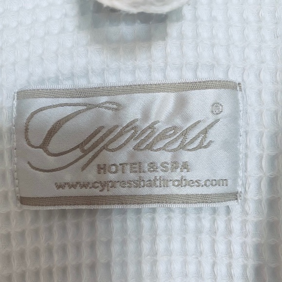 Cypress Hotel and Spa robe - Picture 6 of 10